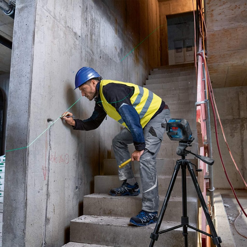 Bosch Professional Nivel Láser de interior GLL 2-15 G (láser verde, soporte LB 10, alcance visible: hasta 15 m, 4x pilas AA, en caja)
