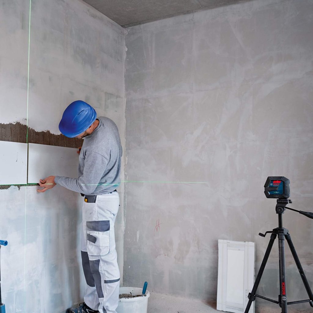 Bosch Professional Nivel Láser de interior GLL 2-15 G (láser verde, soporte LB 10, alcance visible: hasta 15 m, 4x pilas AA, en caja)